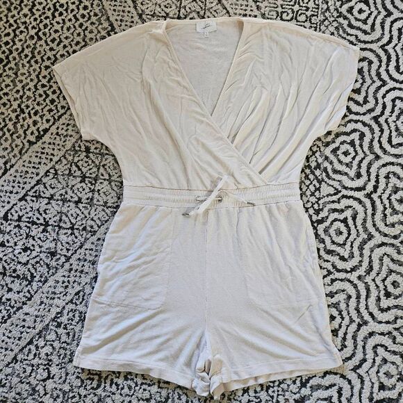 Soma Weekend Cream Wrap Romper Size Small - Picture 1 of 5